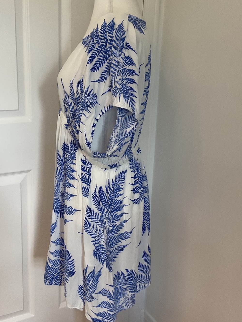 ⭐️CUPSHE Leaf Print V-Neck Cover-Up Dress - size XL - Picture 5 of 9